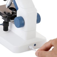 AmScope Full HD Digitalmikroskop mit 4X/10X/40X/100X-Objektiven und integriertem Kreuztisch